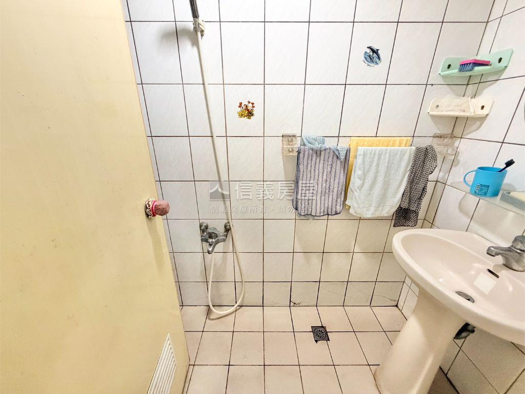 專任中興商圈正三房房屋室內格局與周邊環境