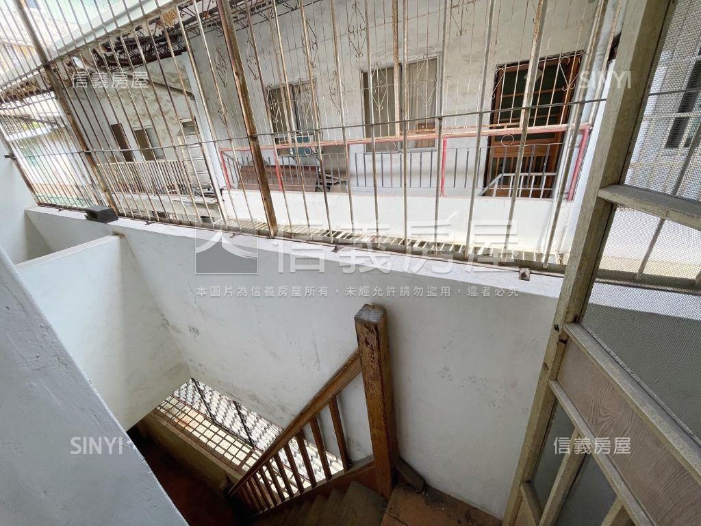 中興大學旁朝南日式別墅房屋室內格局與周邊環境