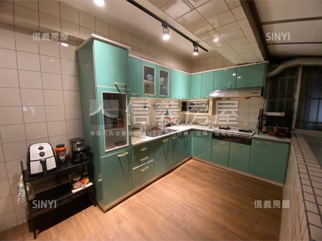 現代北歐風四房附平面車位房屋室內格局與周邊環境