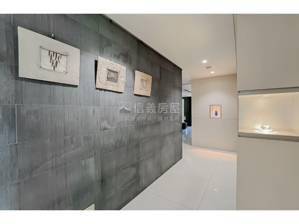 面歌劇院美裝潢大地坪美屋房屋室內格局與周邊環境
