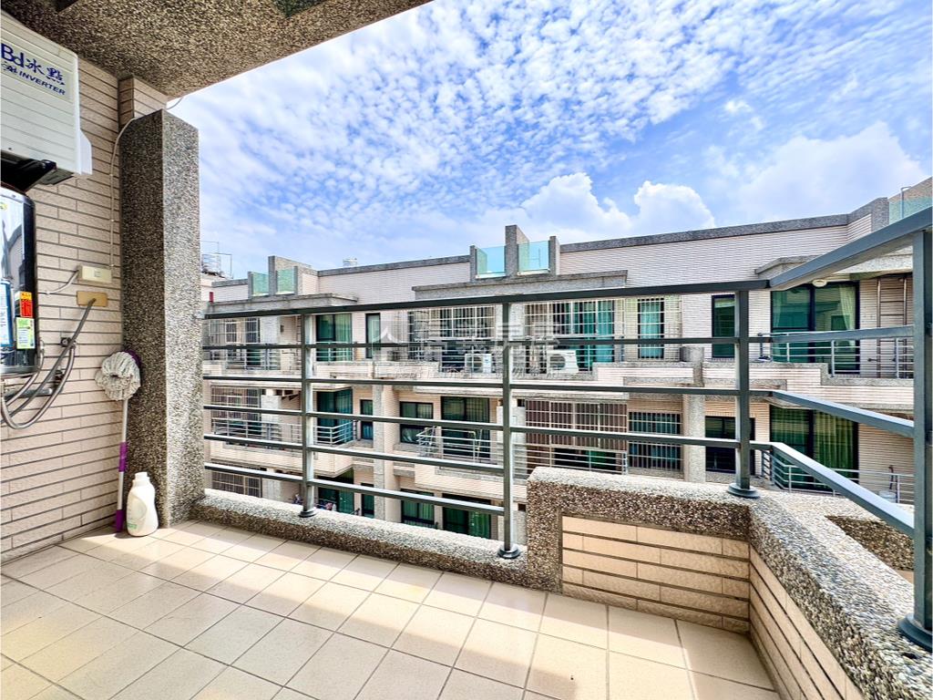 近八卦國小透天美墅房屋室內格局與周邊環境