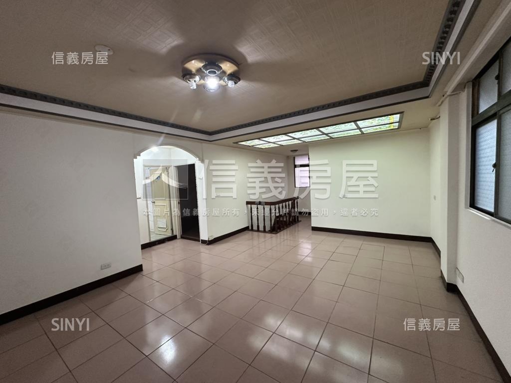 近成功國小樓中樓美寓房屋室內格局與周邊環境