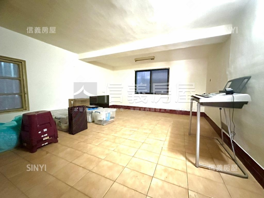 前鎮近捷運騎樓透天房屋室內格局與周邊環境
