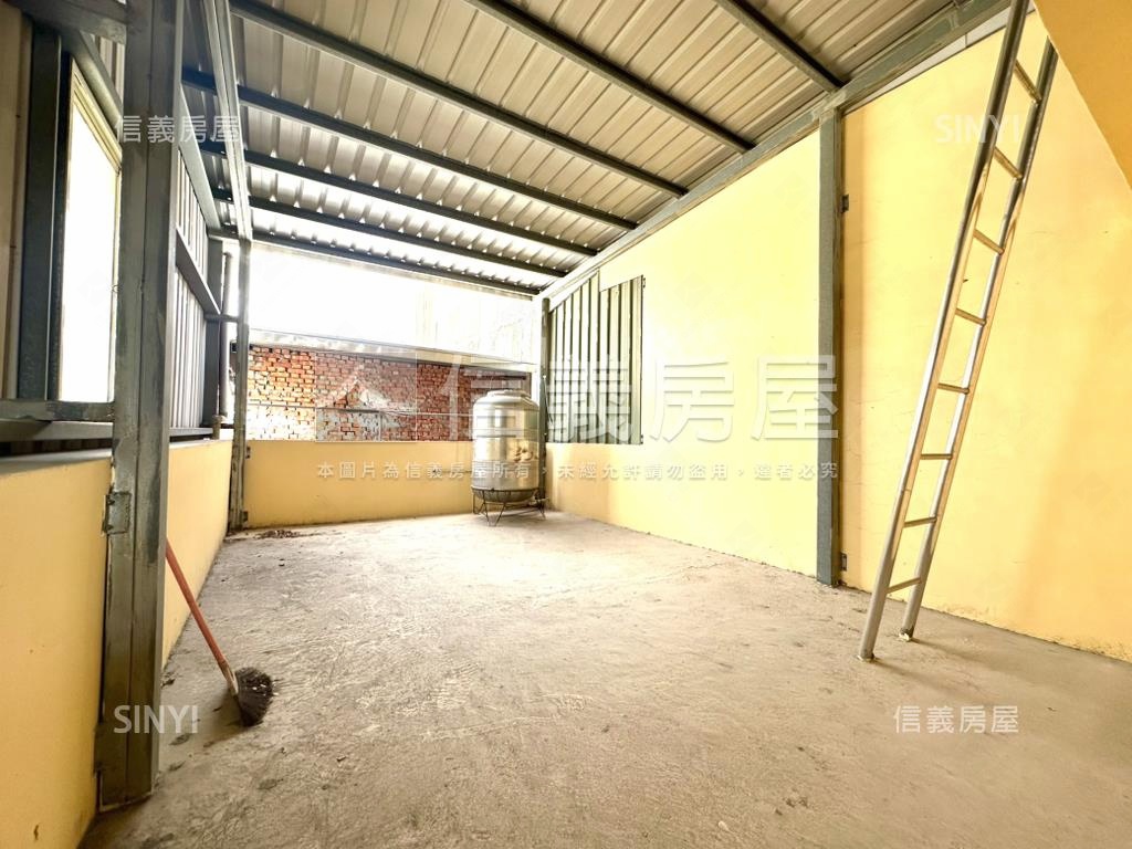 前鎮近捷運騎樓透天房屋室內格局與周邊環境