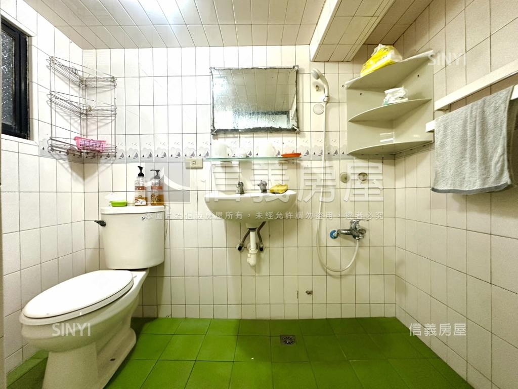 前鎮近捷運騎樓透天房屋室內格局與周邊環境
