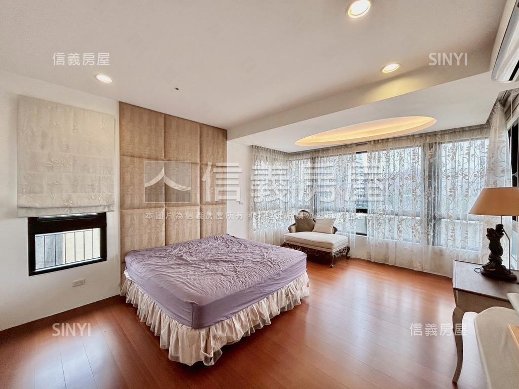 尊榮大器鴻磐豪邸四房車位房屋室內格局與周邊環境