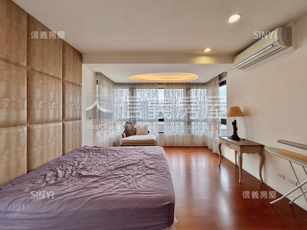 尊榮大器鴻磐豪邸四房車位房屋室內格局與周邊環境