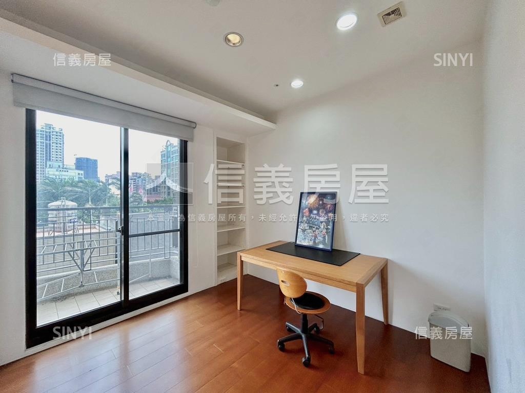 尊榮大器鴻磐豪邸四房車位房屋室內格局與周邊環境