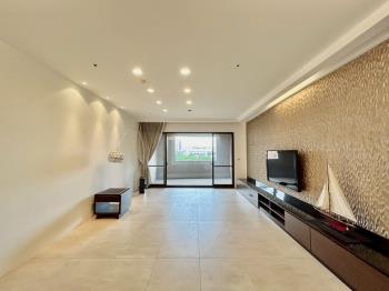 尊榮大器鴻磐豪邸四房車位