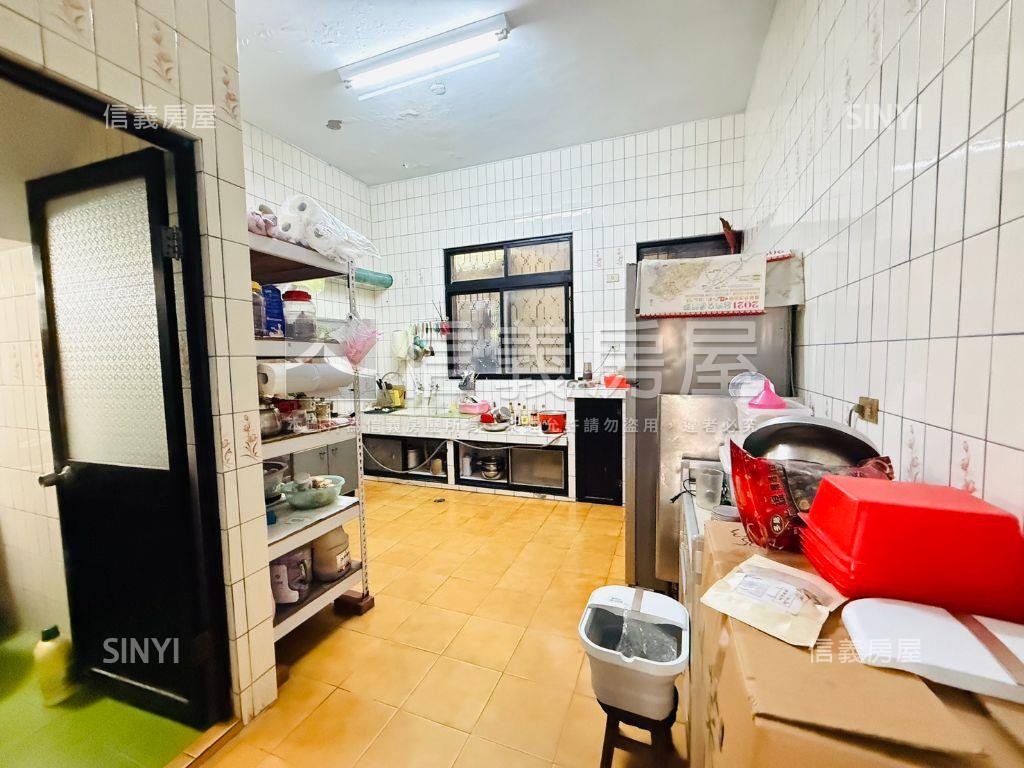 正向上路黃金透店稀有釋出房屋室內格局與周邊環境