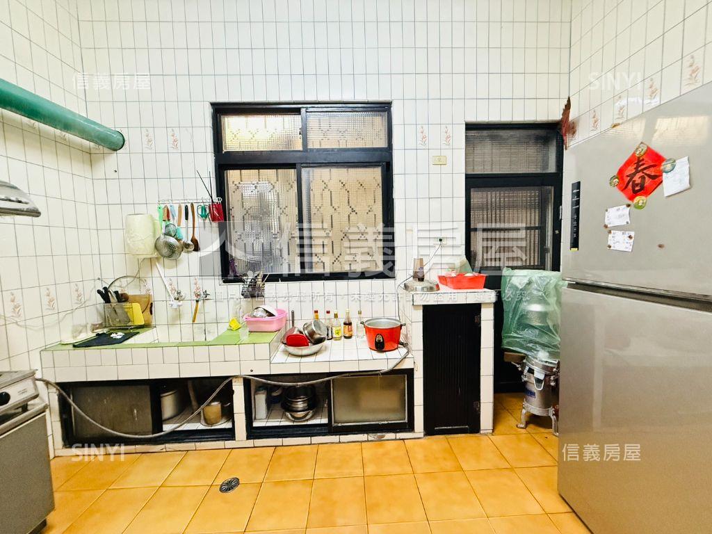 正向上路黃金透店稀有釋出房屋室內格局與周邊環境