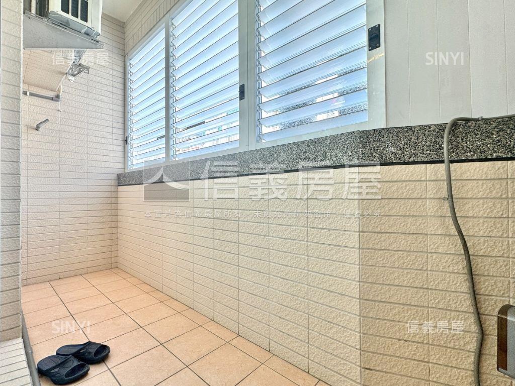 近高鐵邊間質感雙車墅房屋室內格局與周邊環境