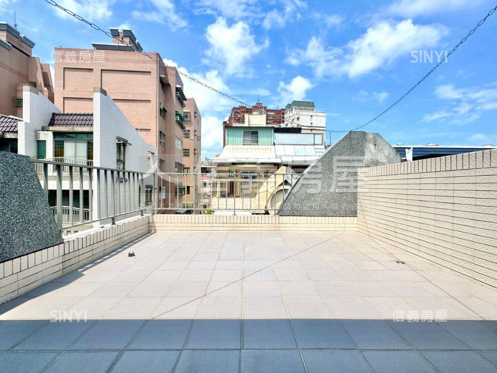 近高鐵邊間質感雙車墅房屋室內格局與周邊環境