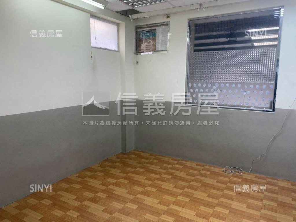 明湖邊間大空間金店面房屋室內格局與周邊環境