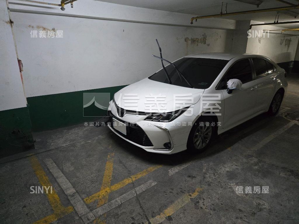 便宜獨立權狀坡平車位２房屋室內格局與周邊環境