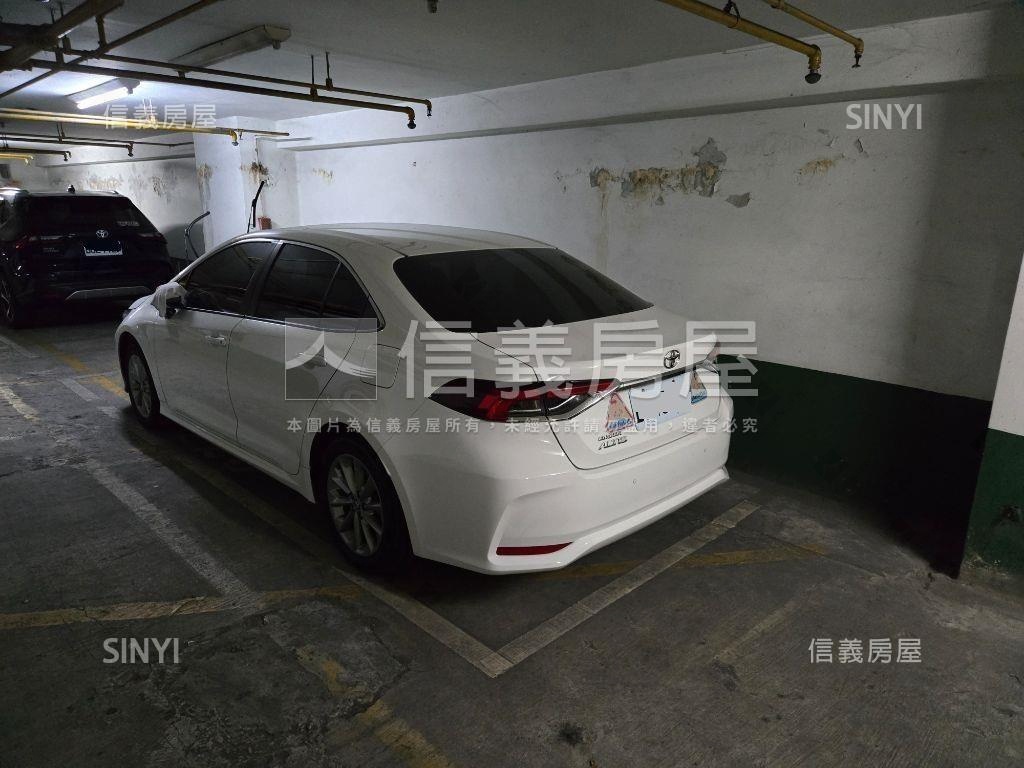 便宜獨立權狀坡平車位２房屋室內格局與周邊環境