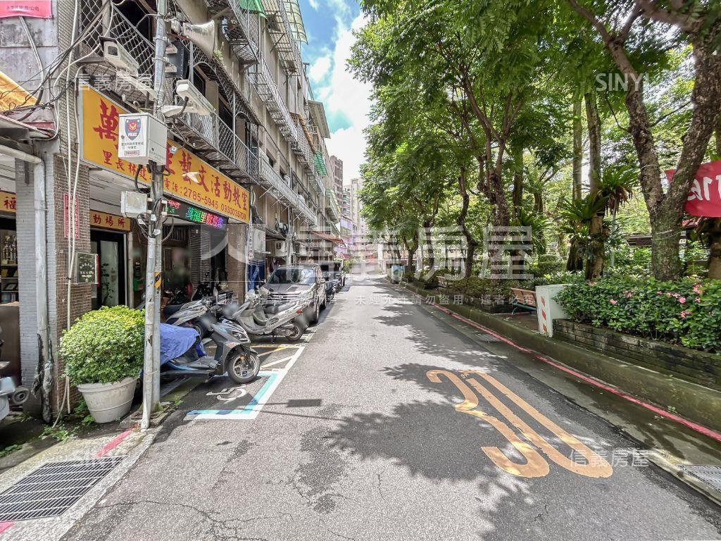 公園綠景舒適怡人房屋室內格局與周邊環境