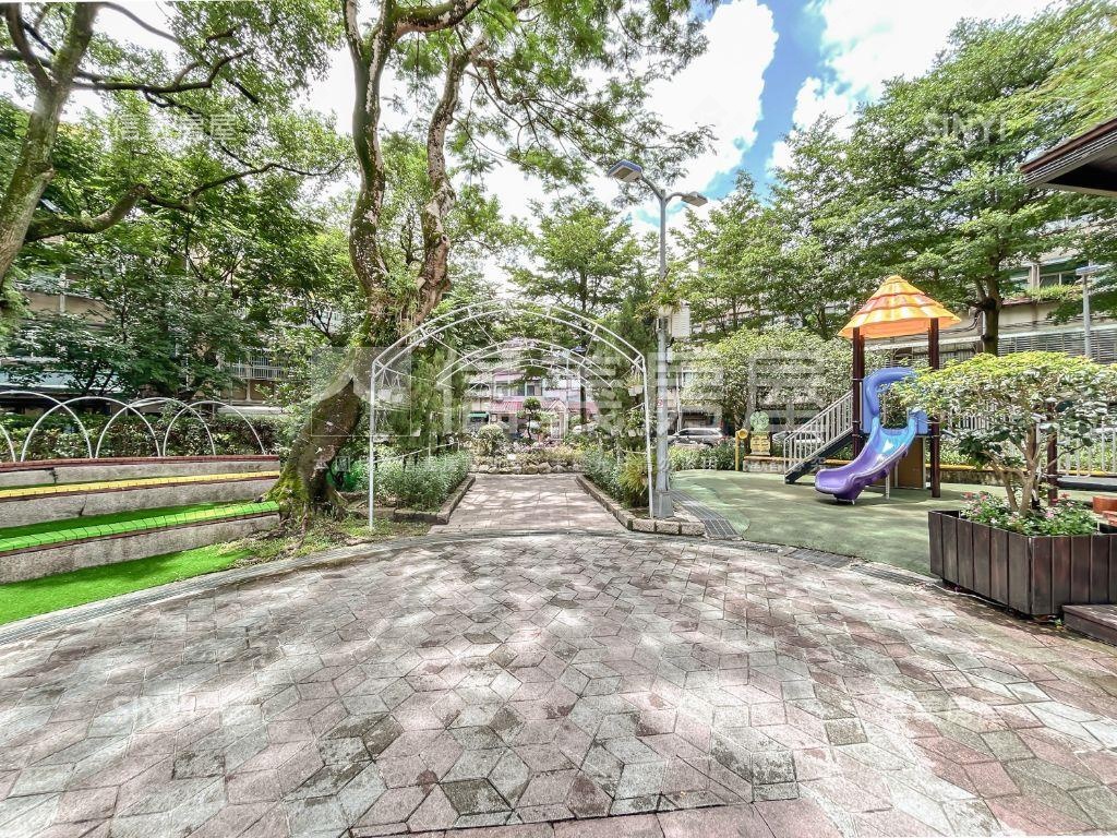 公園綠景舒適怡人房屋室內格局與周邊環境