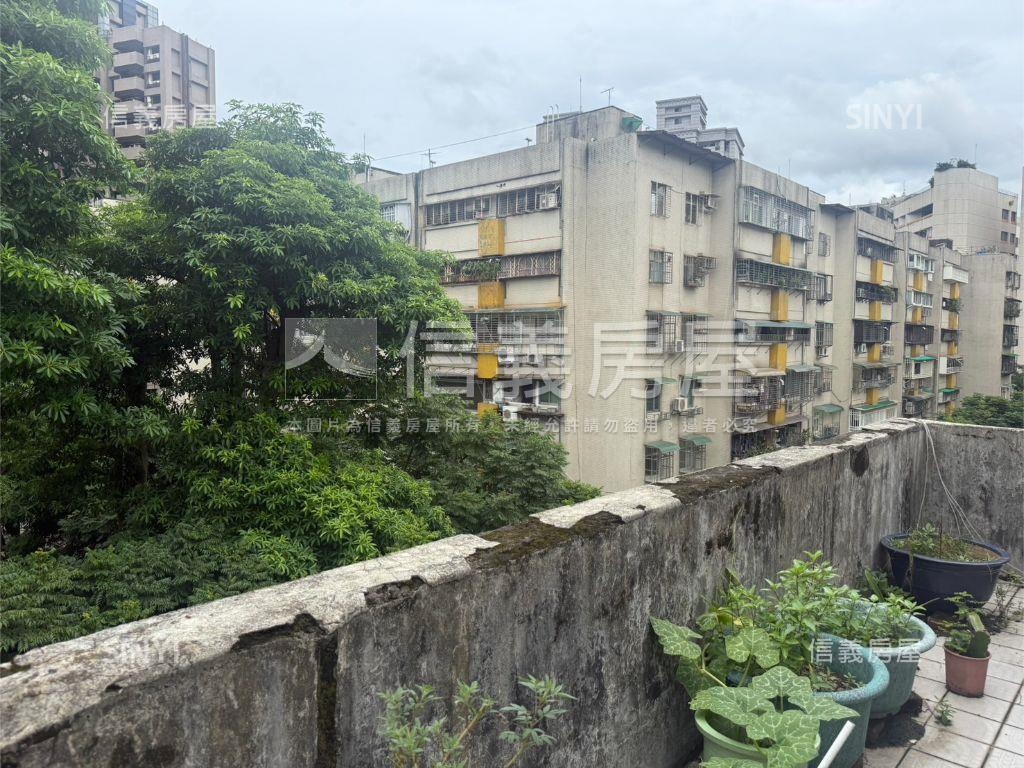 公園綠景舒適怡人房屋室內格局與周邊環境