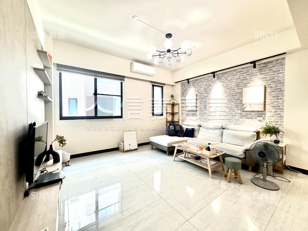 仁武輕屋齡精美車墅房屋室內格局與周邊環境