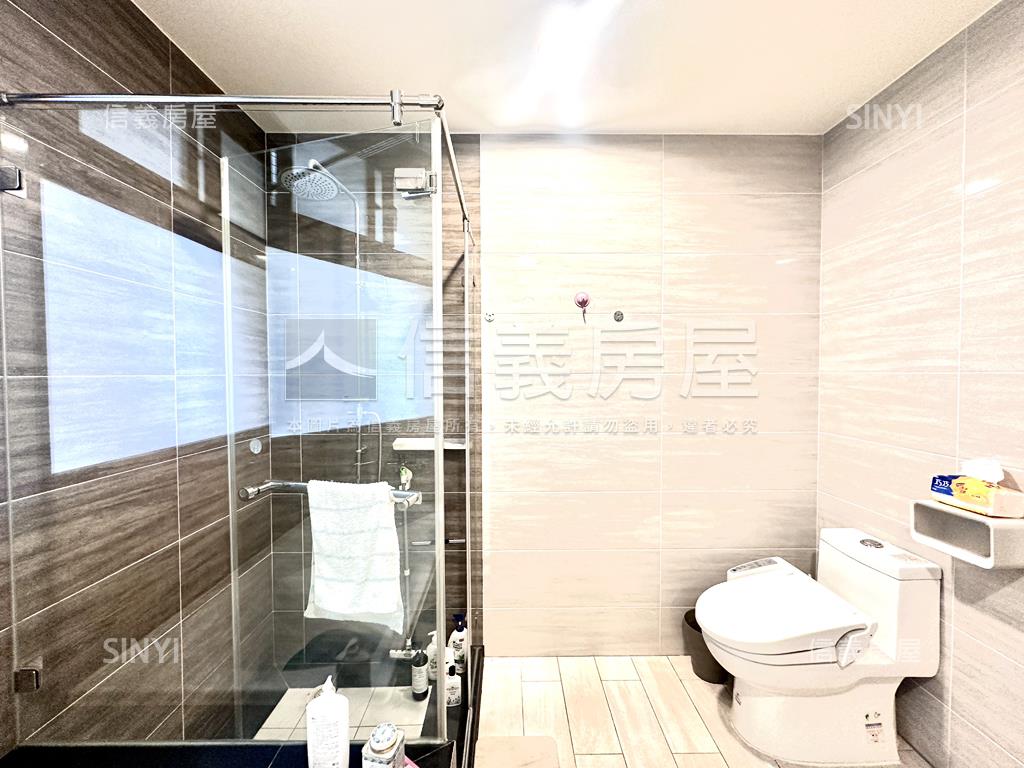 仁武輕屋齡精美車墅房屋室內格局與周邊環境