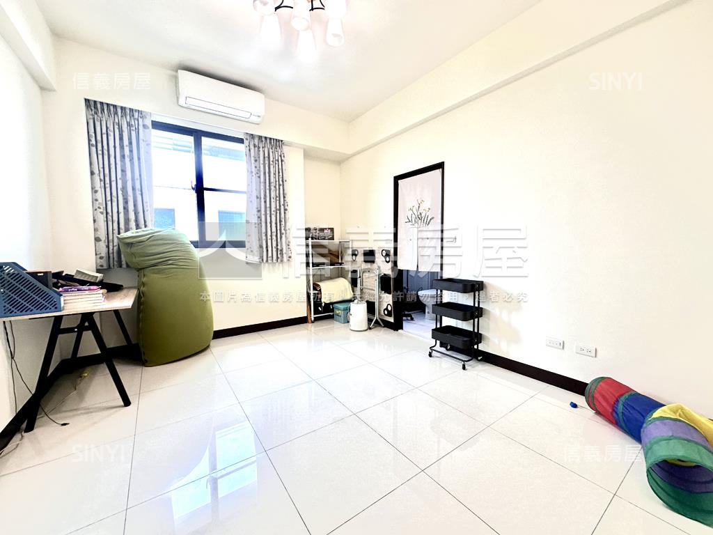 仁武輕屋齡精美車墅房屋室內格局與周邊環境