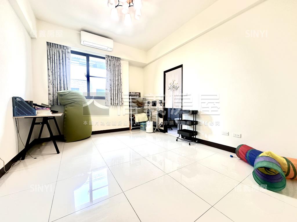 仁武輕屋齡精美車墅房屋室內格局與周邊環境