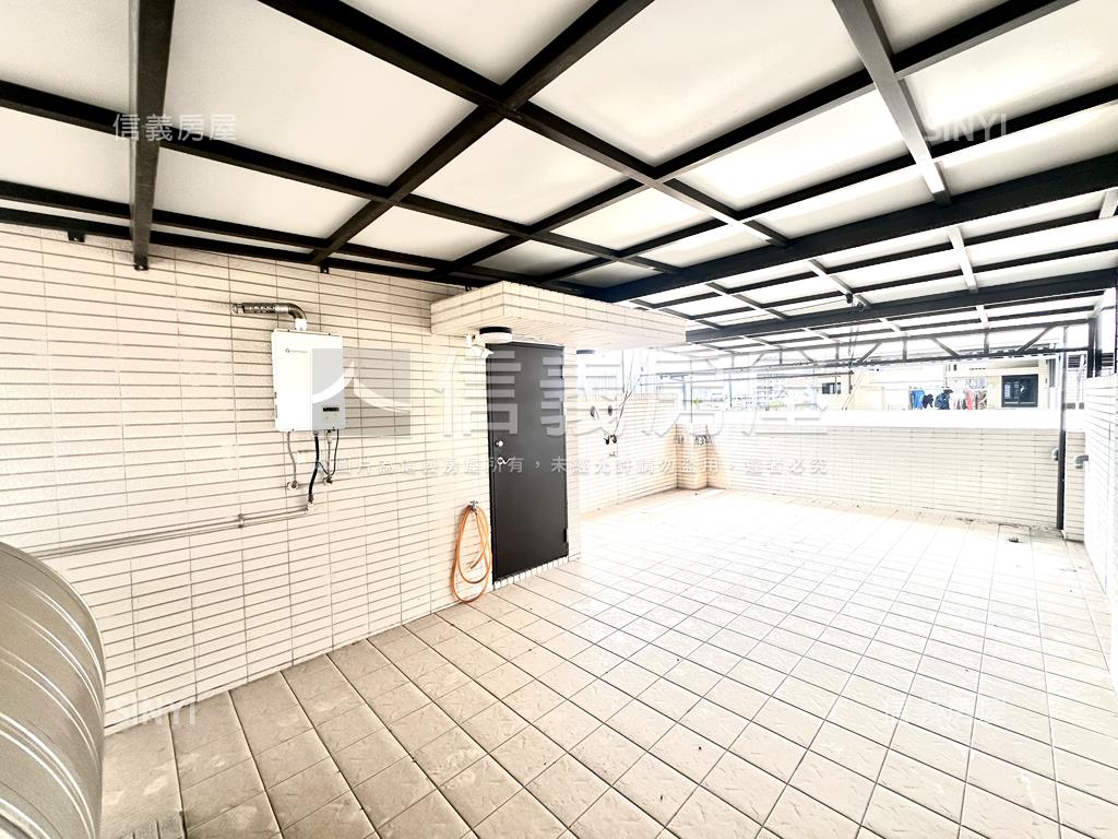 仁武輕屋齡精美車墅房屋室內格局與周邊環境