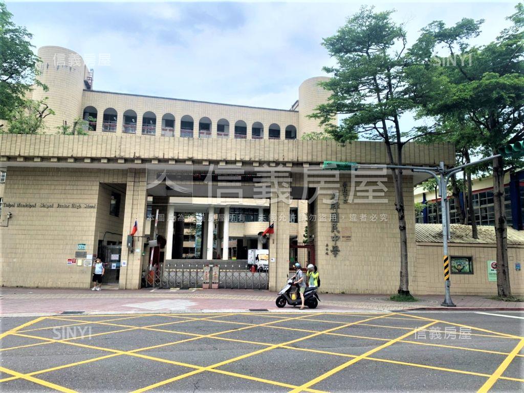 石牌首購精緻華廈房屋室內格局與周邊環境
