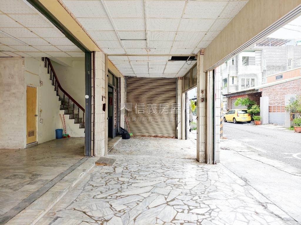 蚵寮大面寬三角窗透店房屋室內格局與周邊環境