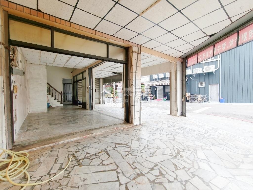 蚵寮大面寬三角窗透店房屋室內格局與周邊環境
