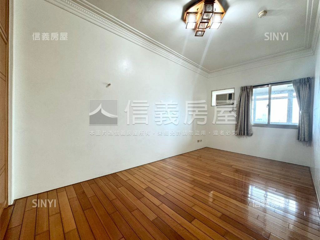 仁德交流道兩房房屋室內格局與周邊環境