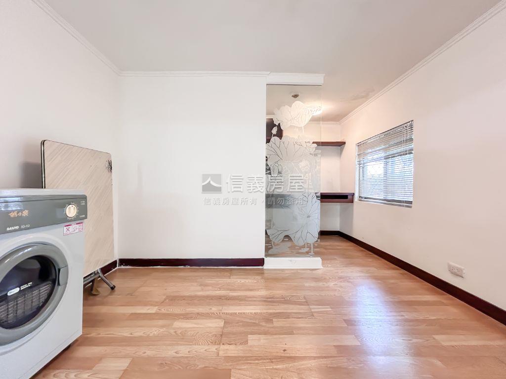 伯爵挑高綠景房房屋室內格局與周邊環境