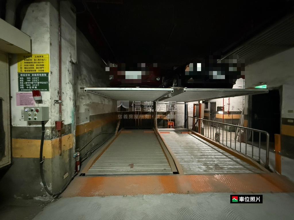 伯爵挑高綠景房房屋室內格局與周邊環境