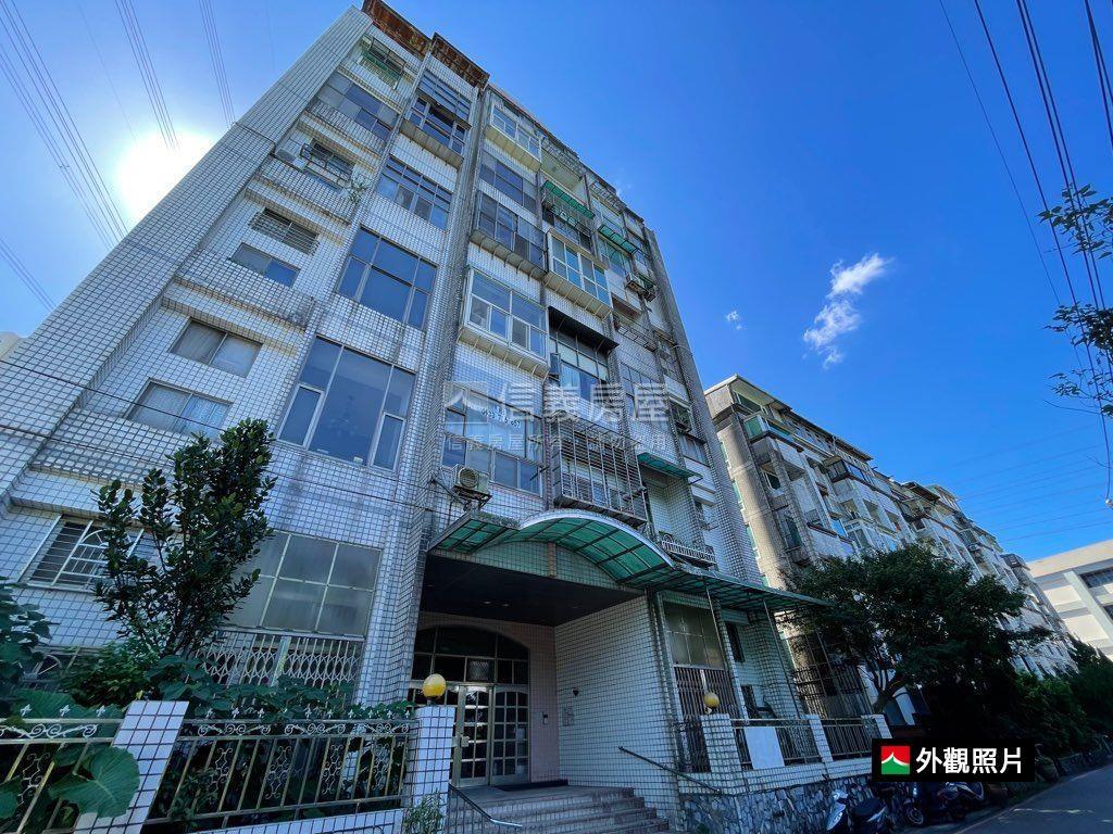 伯爵挑高綠景房房屋室內格局與周邊環境