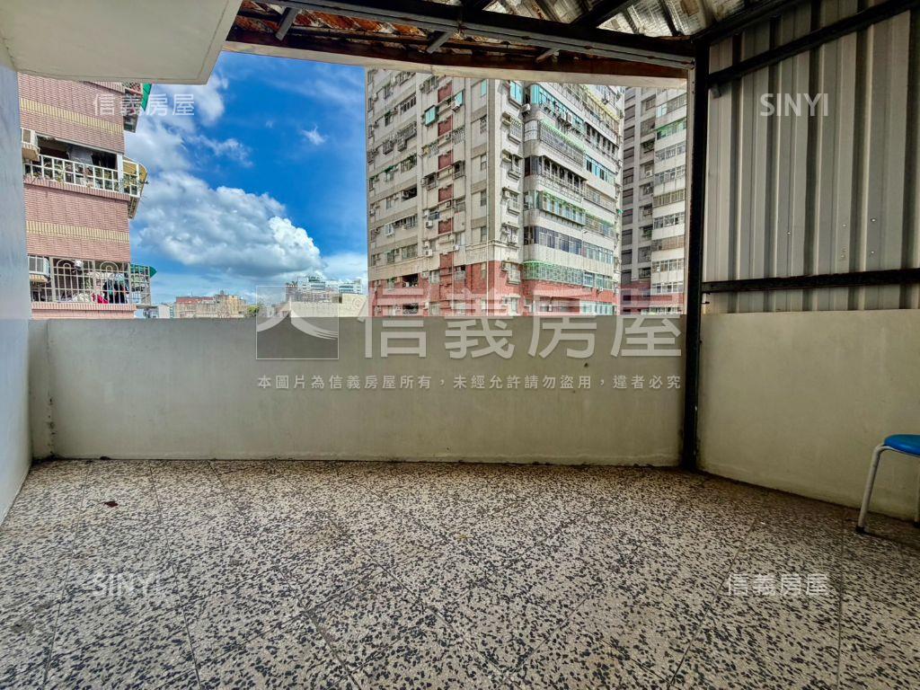 崇明路角窗店面房屋室內格局與周邊環境
