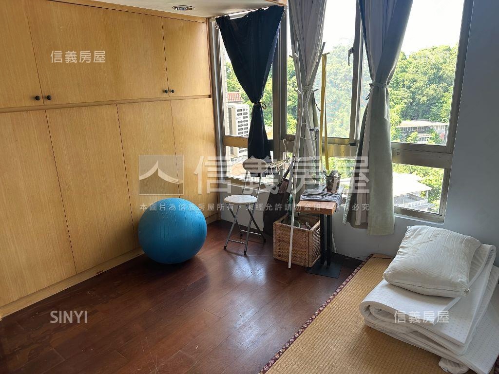 考試院挑高採光雅居房屋室內格局與周邊環境