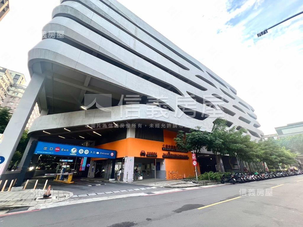 光輝燦爛。稀有邊間３樓房屋室內格局與周邊環境