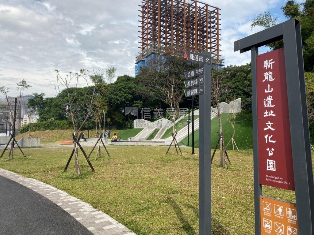 紅布朗花園三房車位房屋室內格局與周邊環境