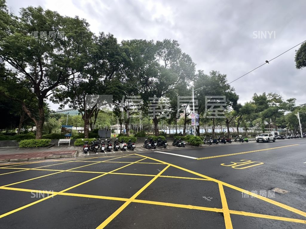 四號公園旁１樓店面房屋室內格局與周邊環境