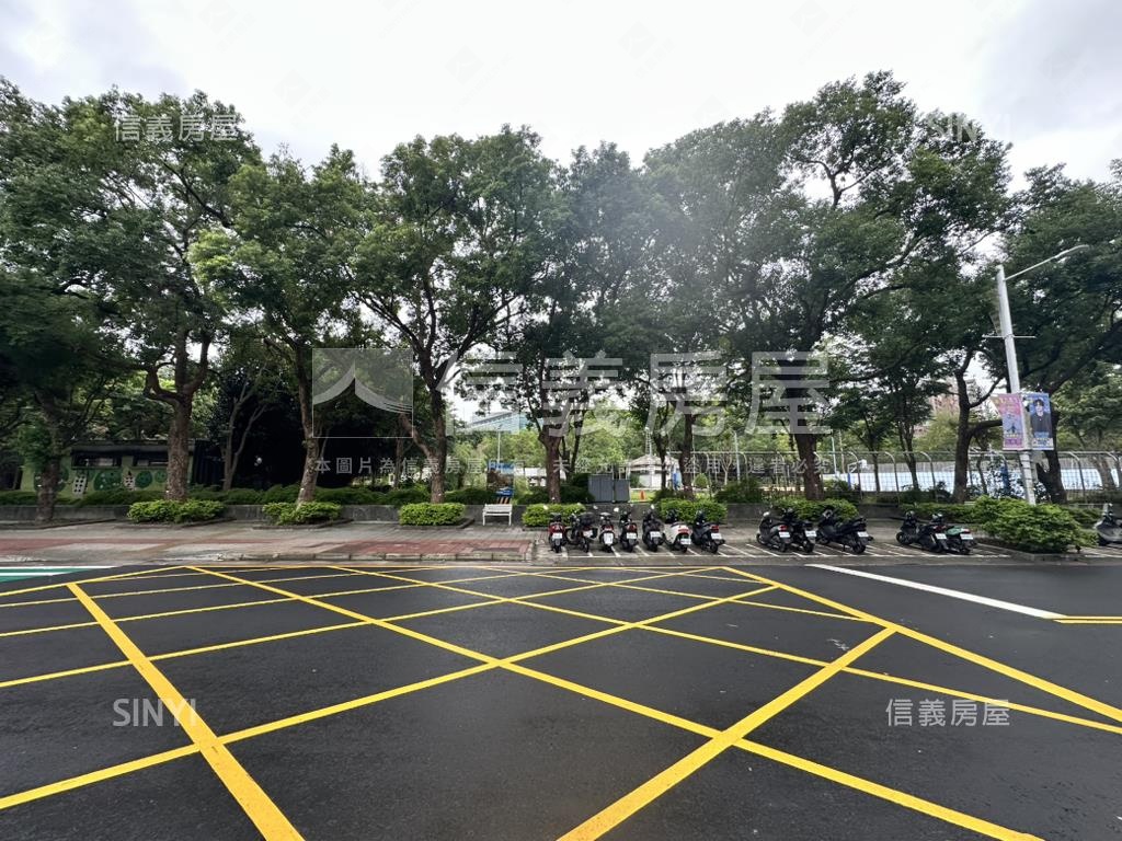 四號公園旁１樓店面房屋室內格局與周邊環境