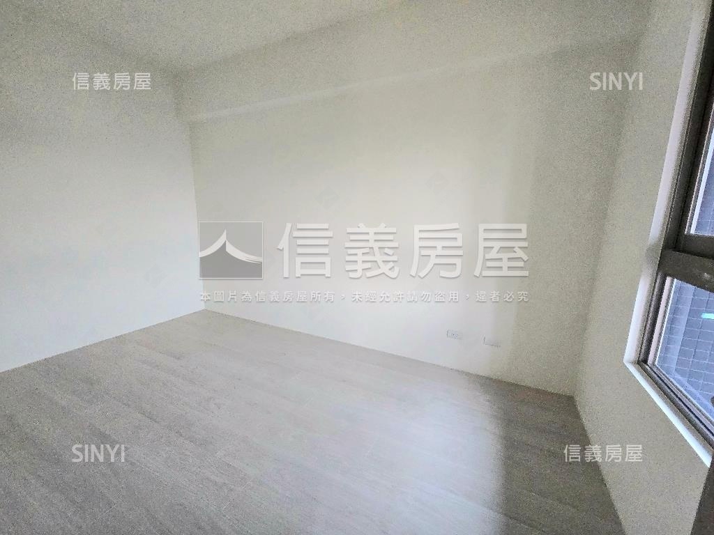 《有鄰之星》７樓附坡平房屋室內格局與周邊環境