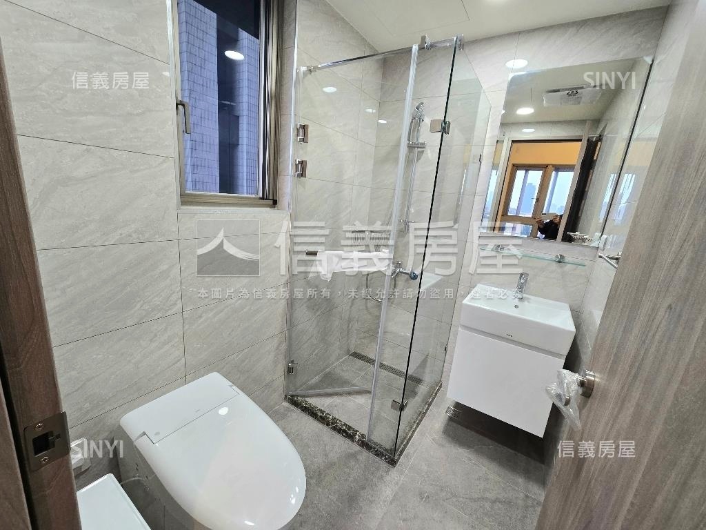 《有鄰之星》７樓附坡平房屋室內格局與周邊環境