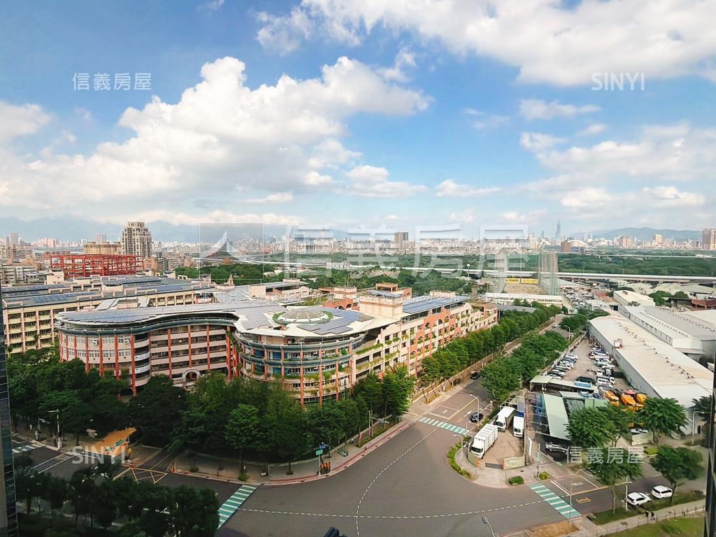 湛然豪景四房車位房屋室內格局與周邊環境