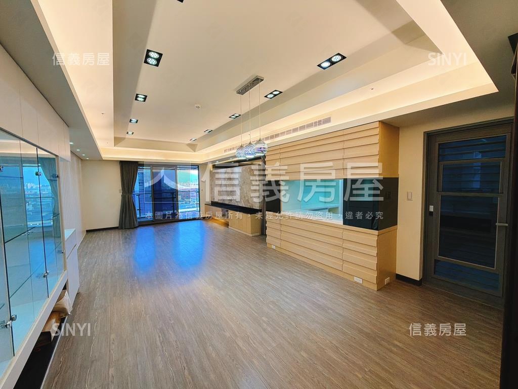 湛然豪景四房車位房屋室內格局與周邊環境