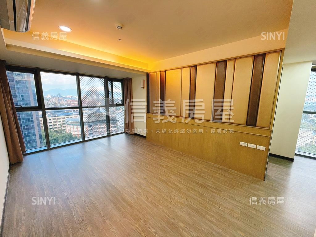 湛然豪景四房車位房屋室內格局與周邊環境