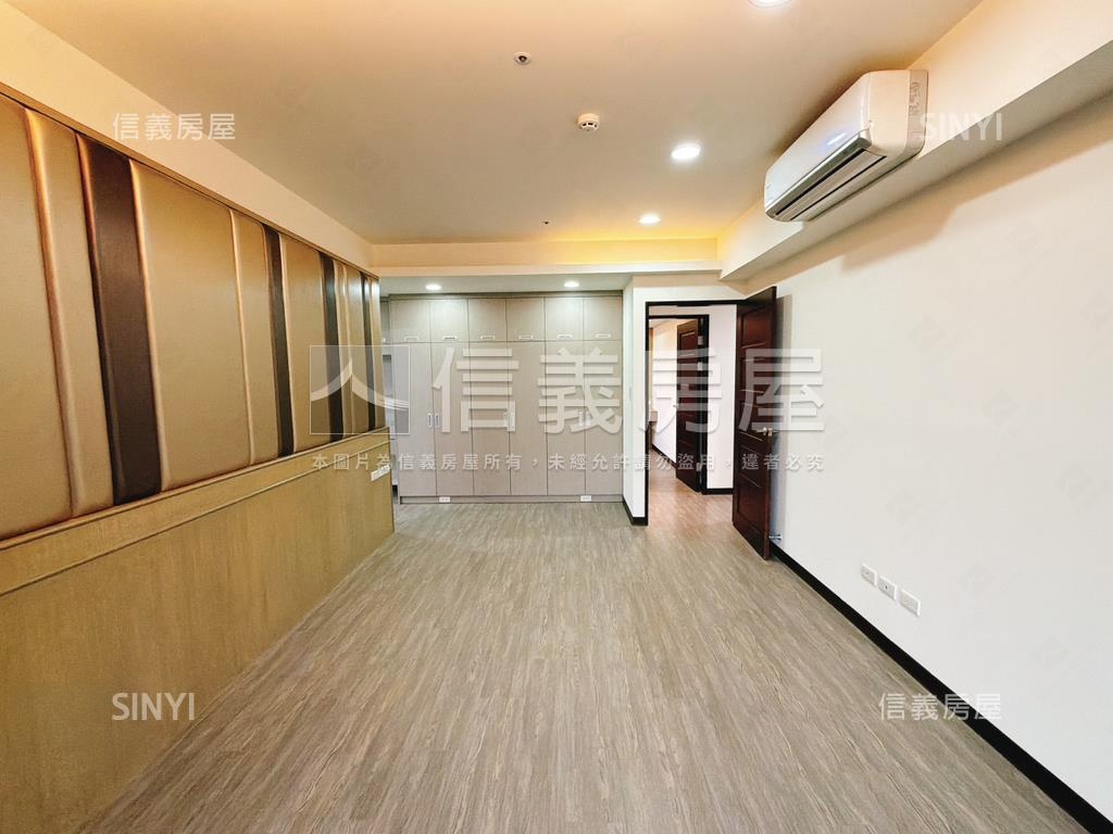 湛然豪景四房車位房屋室內格局與周邊環境