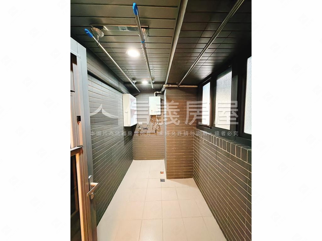 湛然豪景四房車位房屋室內格局與周邊環境