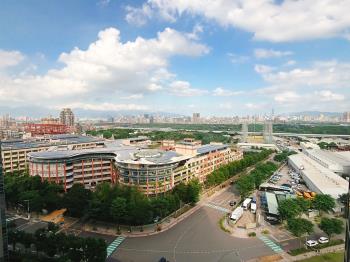 湛然豪景四房車位