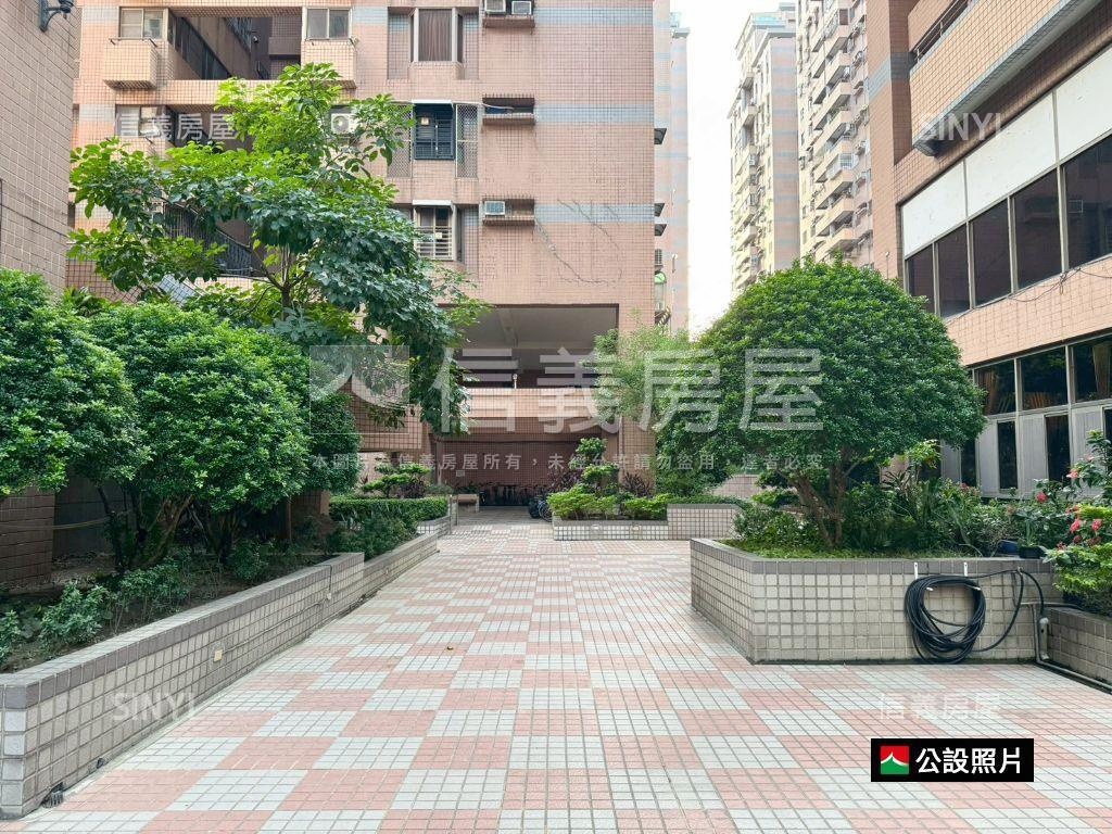 觀雲｜超大露臺四房平車房屋室內格局與周邊環境